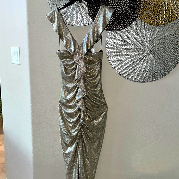 NWT Gianni Bini Metallic Gold Formal dress size 4 - Picture 2 of 5
